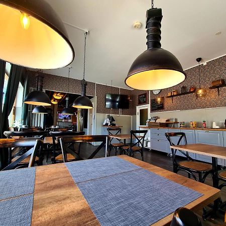 Dala-Jaerna Hotell Och Vandrarhem Buitenkant foto