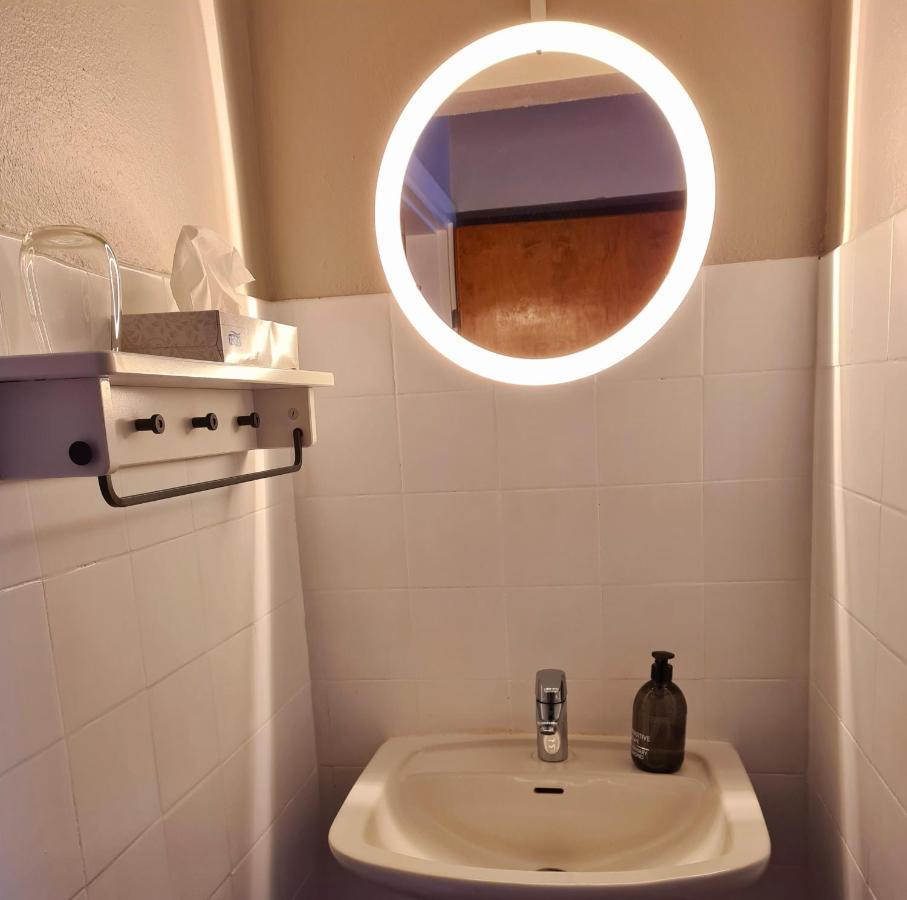 Dala-Jaerna Hotell Och Vandrarhem Buitenkant foto