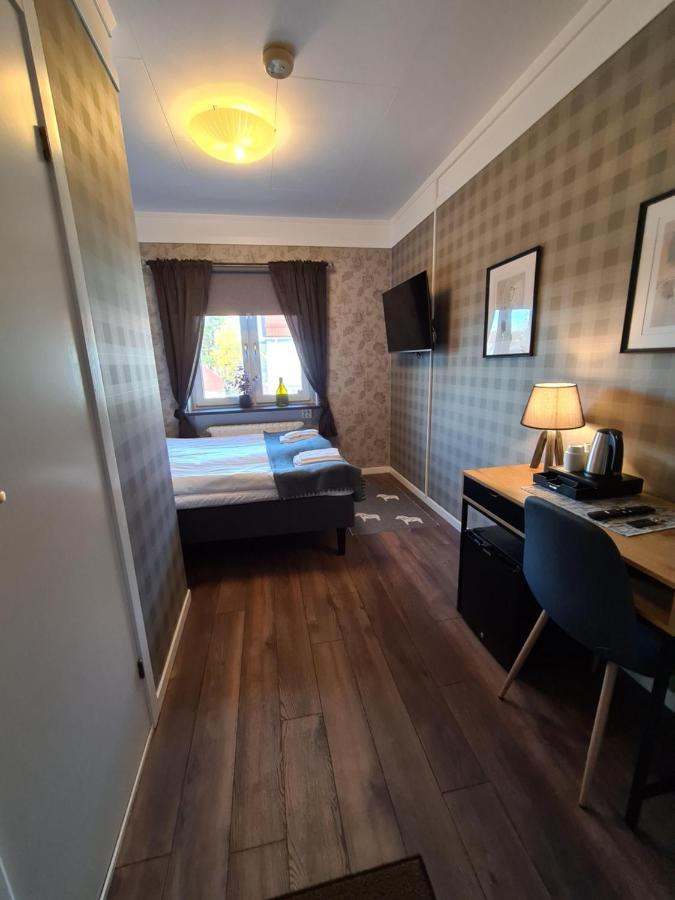 Dala-Jaerna Hotell Och Vandrarhem Buitenkant foto