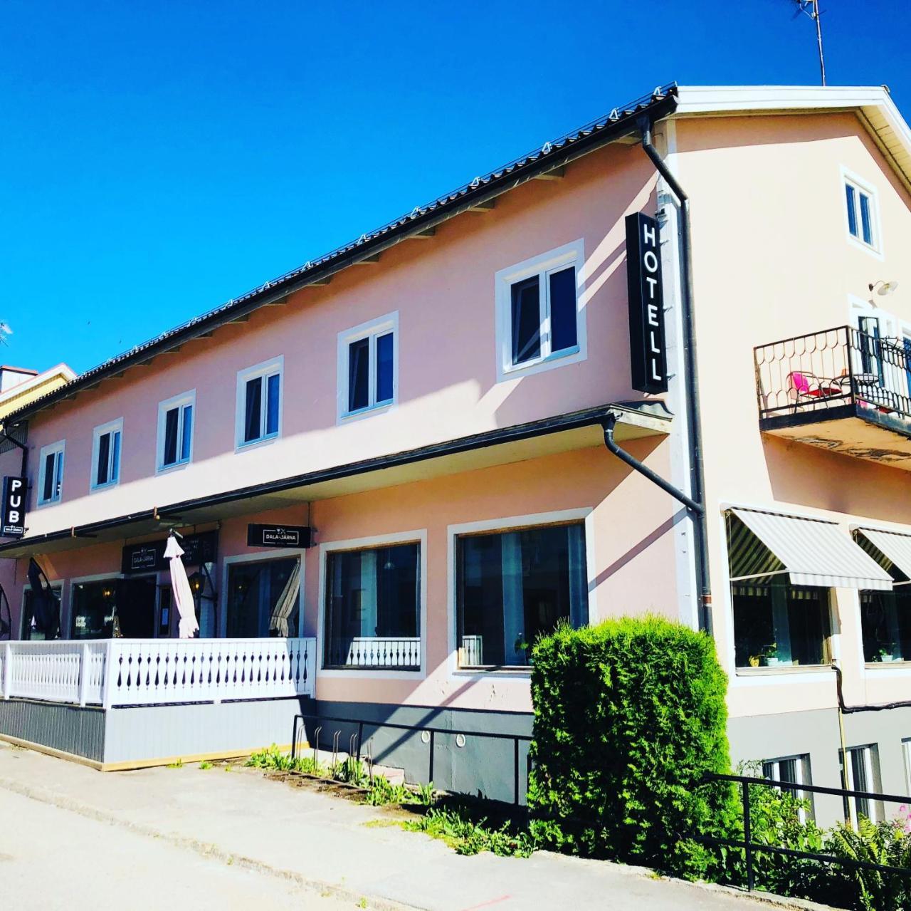 Dala-Jaerna Hotell Och Vandrarhem Buitenkant foto